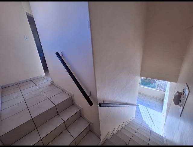 3 BEDROOM TOWNHOUSE FOR SALE IN VANDERBIJLPARK SE 3